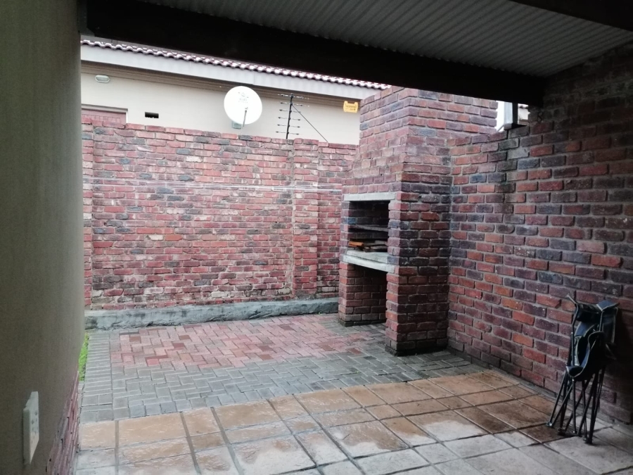 To Let 3 Bedroom Property for Rent in Waterval East North West